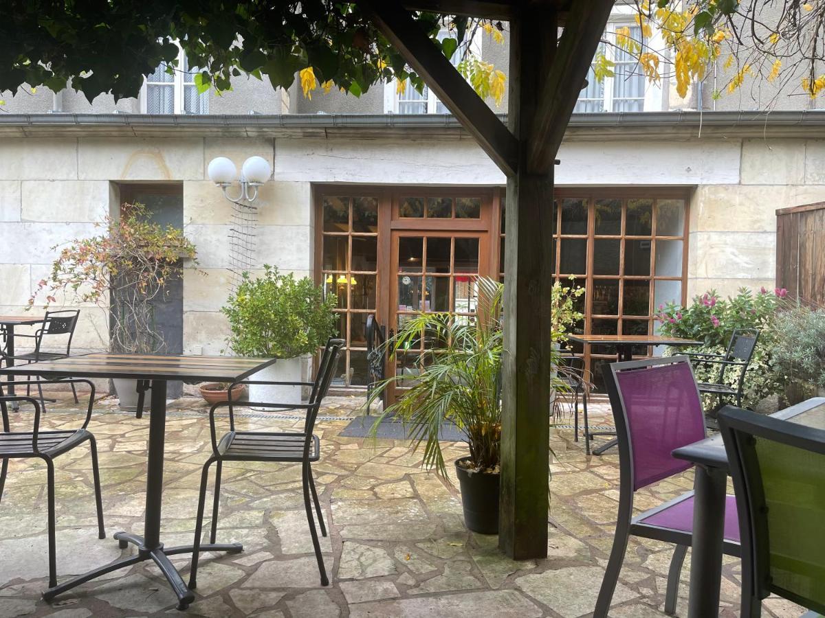 Le Grand Monarque Donzy Hotel Bagian luar foto