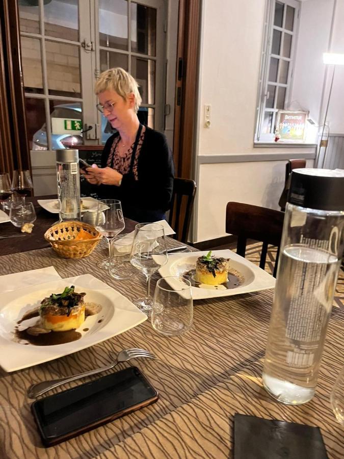 Le Grand Monarque Donzy Hotel Bagian luar foto