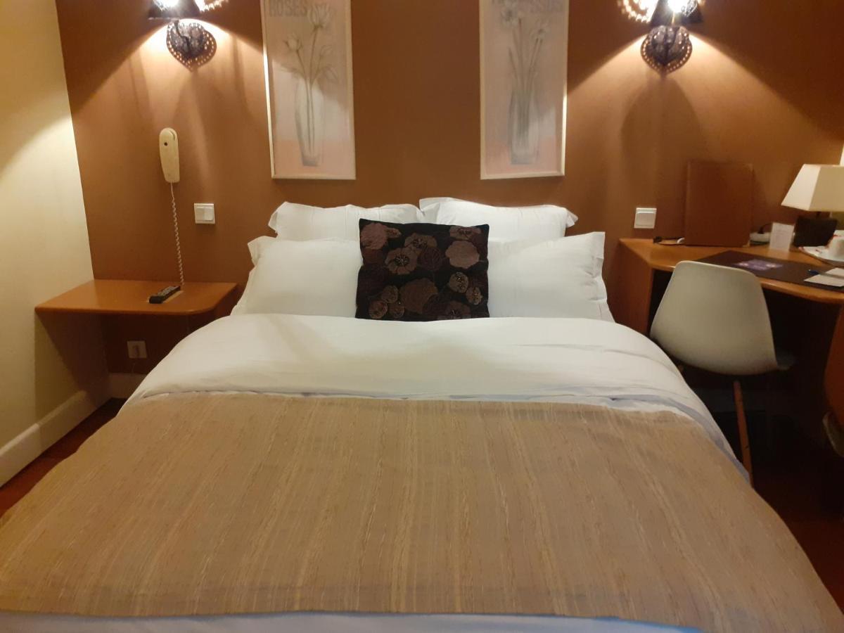 Le Grand Monarque Donzy Hotel Bagian luar foto