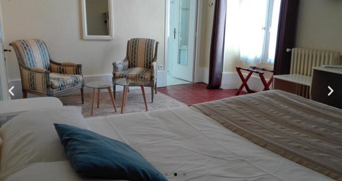 Le Grand Monarque Donzy Hotel Bagian luar foto